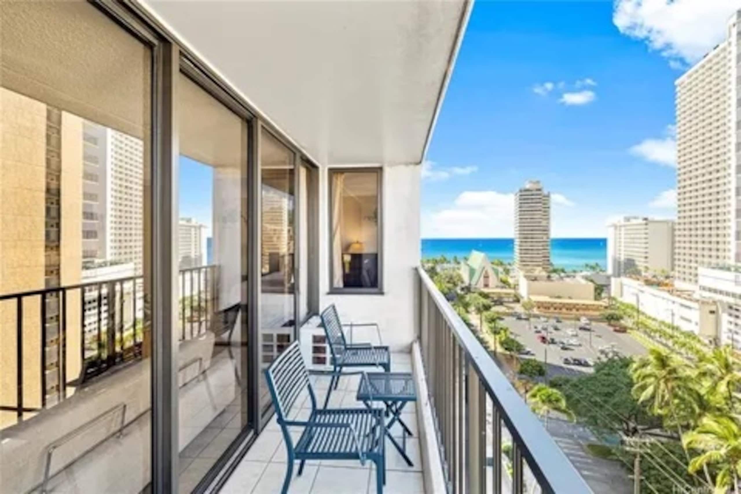 Condo in Honolulu · ★4.8 · 1 bedroom · 3 beds · 1 private bath - Image 28