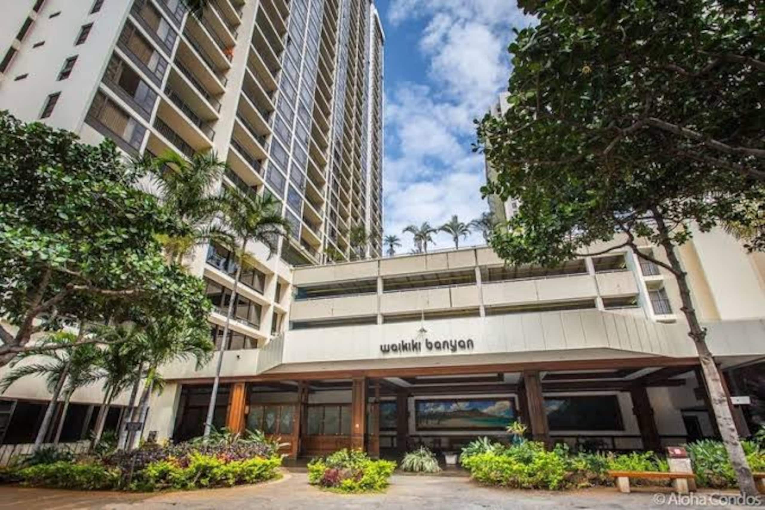 Condo in Honolulu · ★4.8 · 1 bedroom · 3 beds · 1 private bath - Image 31