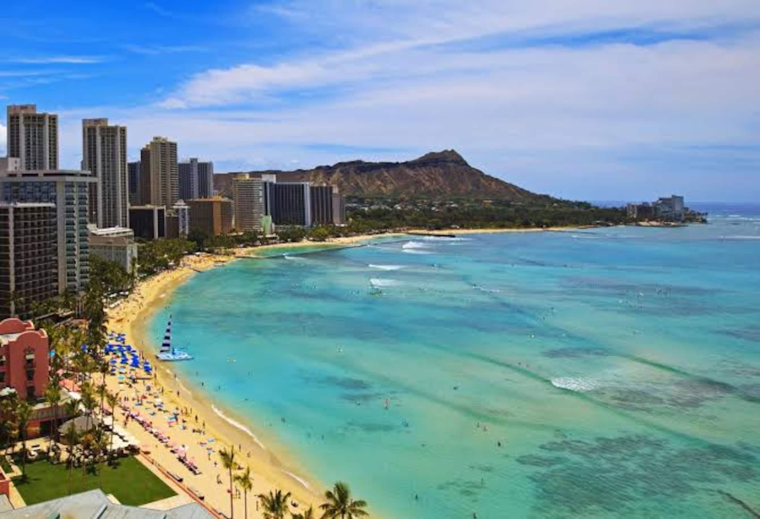 Condo in Honolulu · ★4.8 · 1 bedroom · 3 beds · 1 private bath - Image 40
