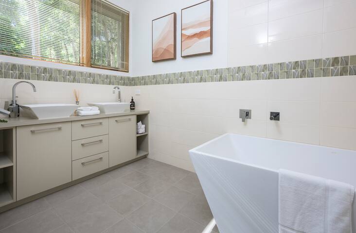 Elliott Lodge – for Family/Pets gallery image 5