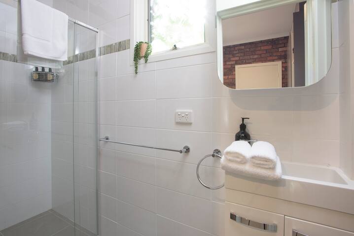 Elliott Lodge – for Family/Pets gallery image 4