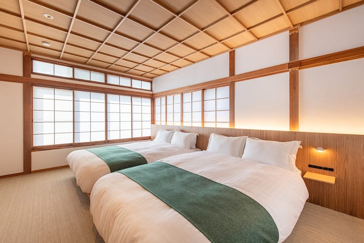 Habitación doble en el segundo piso/ツインルーム2階