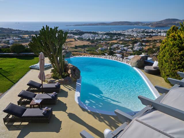 Villa Carmen with pr. pool close to Parikia gallery image 2