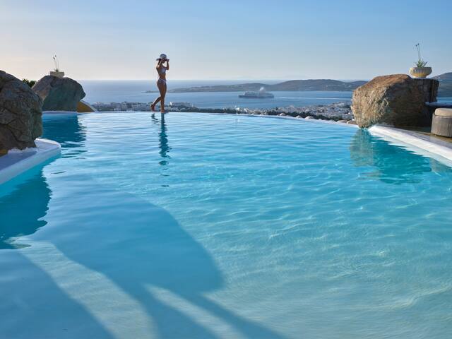 Villa Carmen with pr. pool close to Parikia gallery image 5