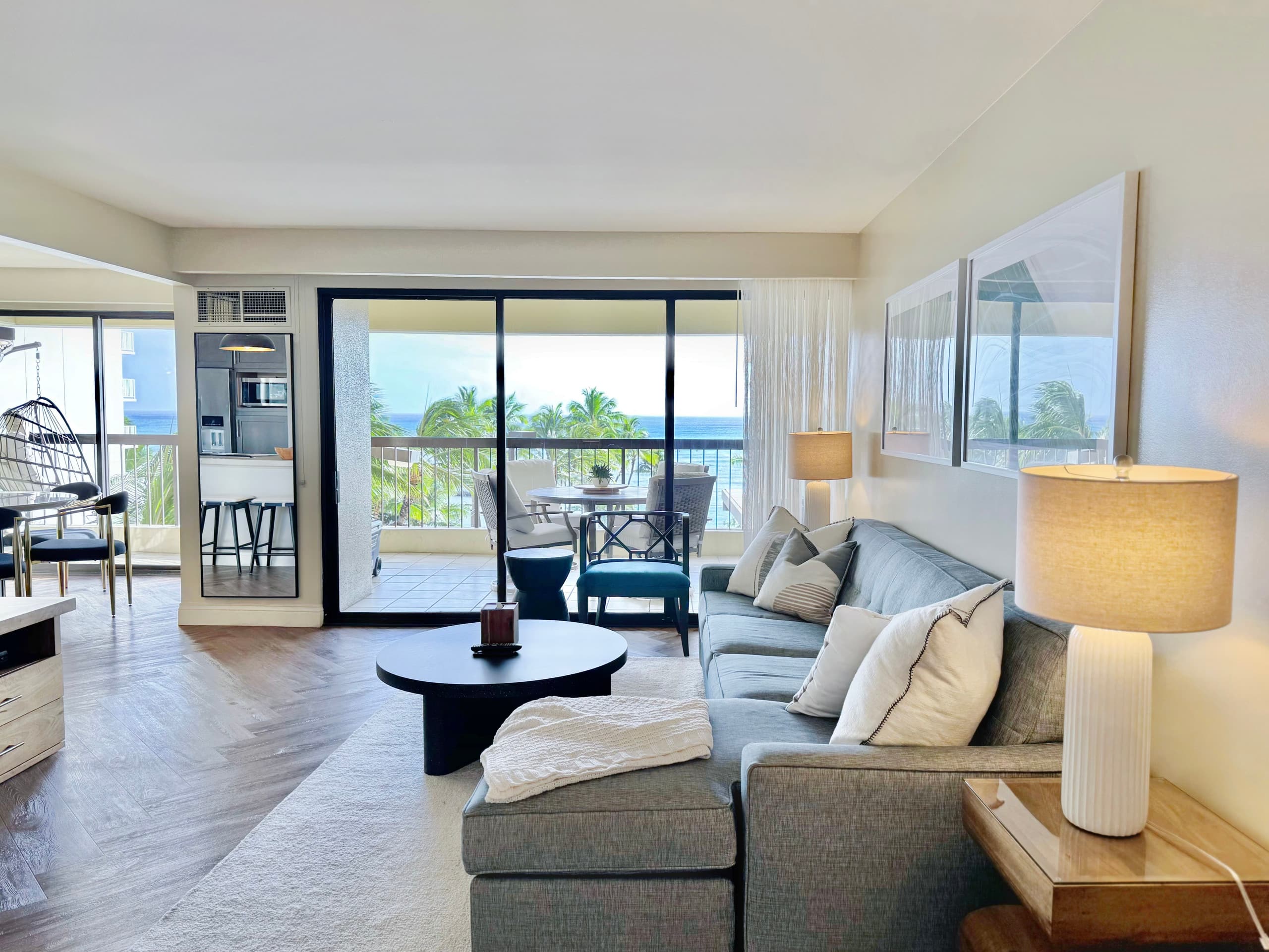 Luxury Oceanfront-Waikiki Beach- 2BR/2BTH/Parking - Image 2