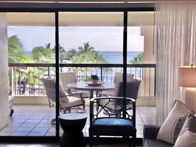Luxury Oceanfront-Waikiki Beach- 2BR/2BTH/Parking gallery image 3