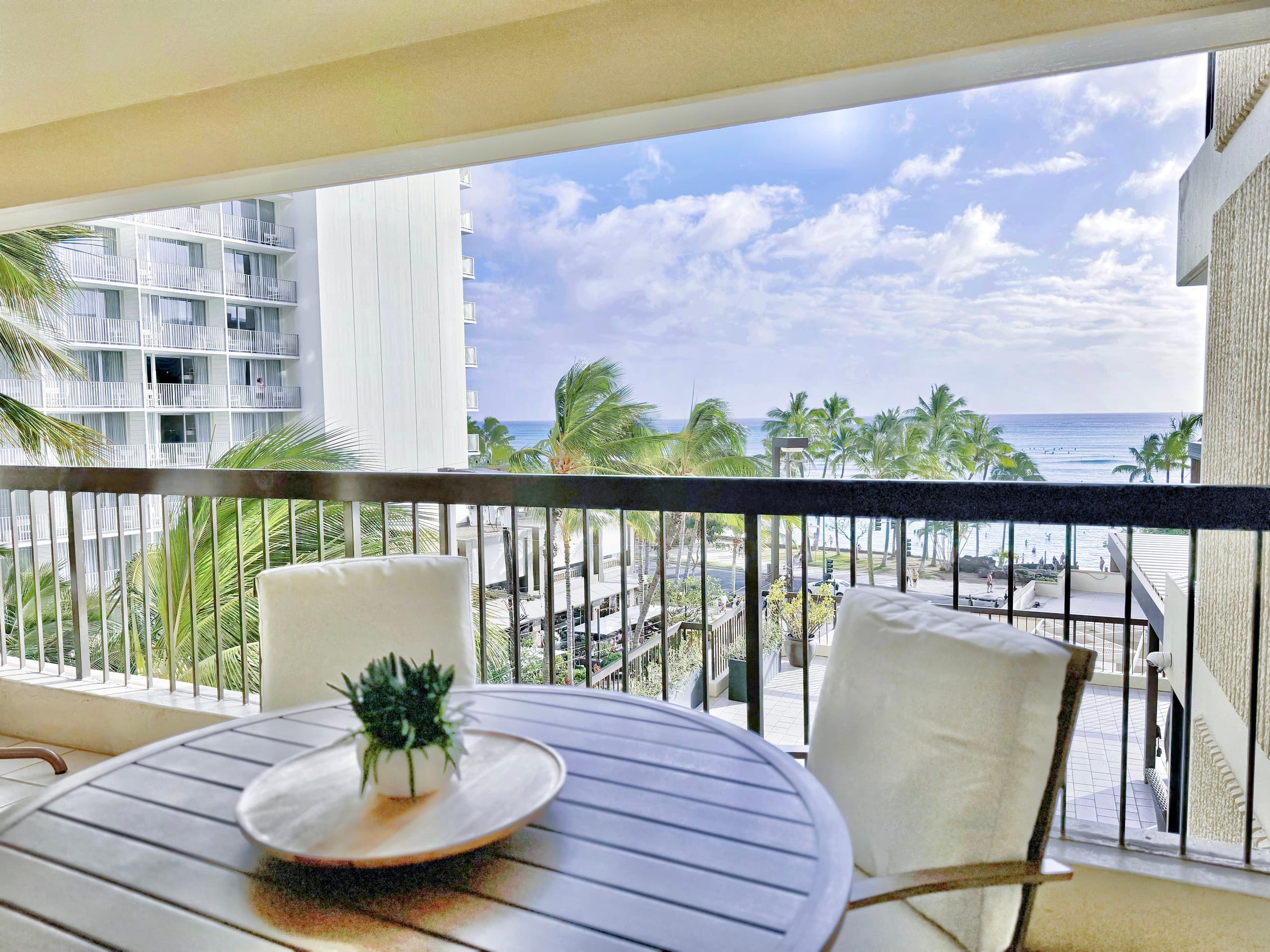 Luxury Oceanfront-Waikiki Beach- 2BR/2BTH/Parking - Image 58