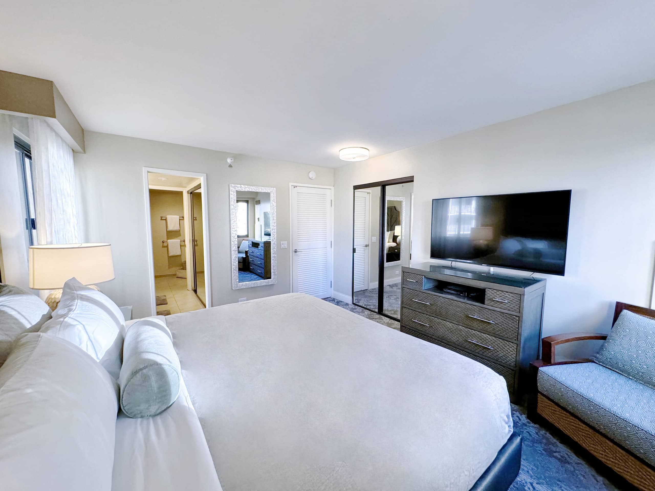 Luxury Oceanfront-Waikiki Beach- 2BR/2BTH/Parking - Image 39