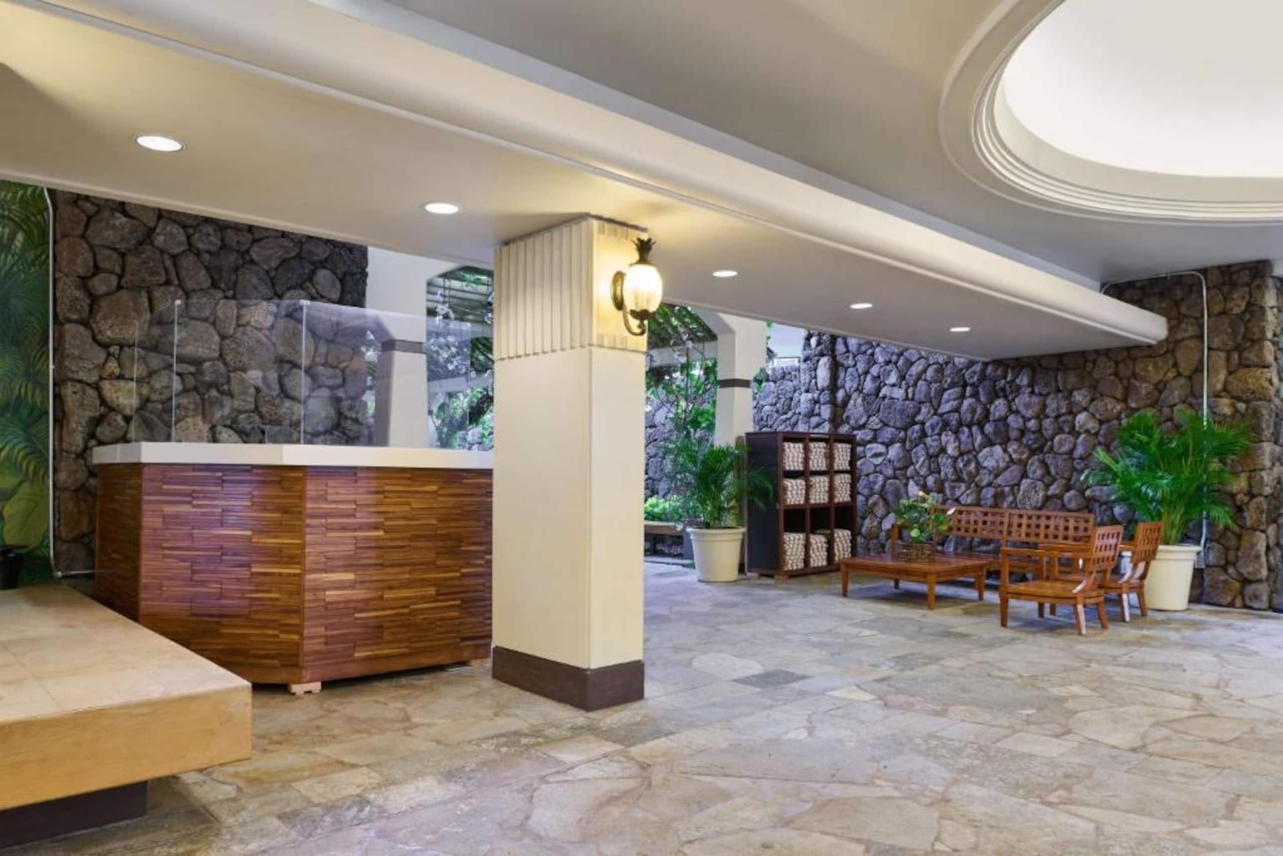Luxury Oceanfront-Waikiki Beach- 2BR/2BTH/Parking - Image 71