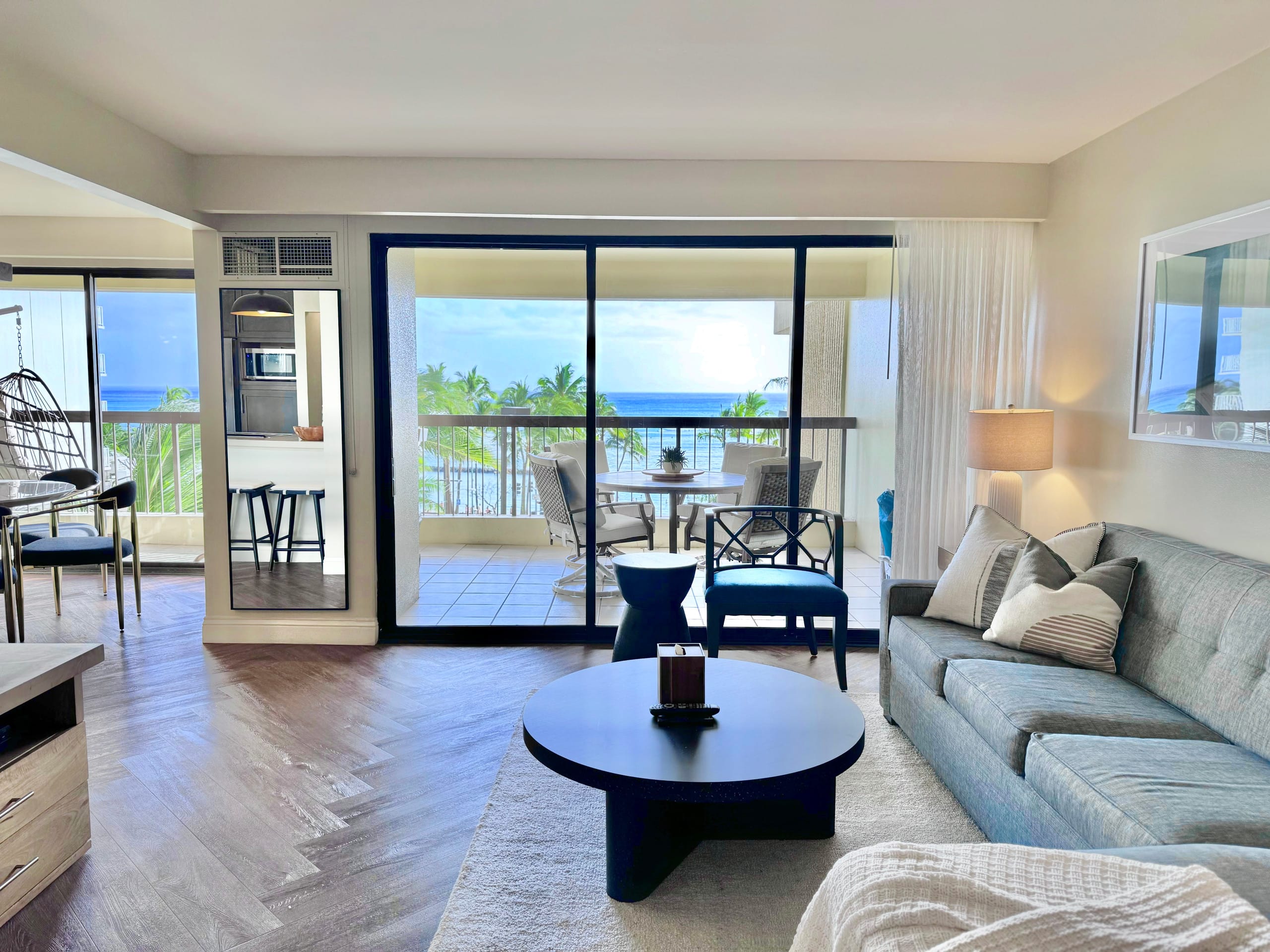 Luxury Oceanfront-Waikiki Beach- 2BR/2BTH/Parking - Image 7