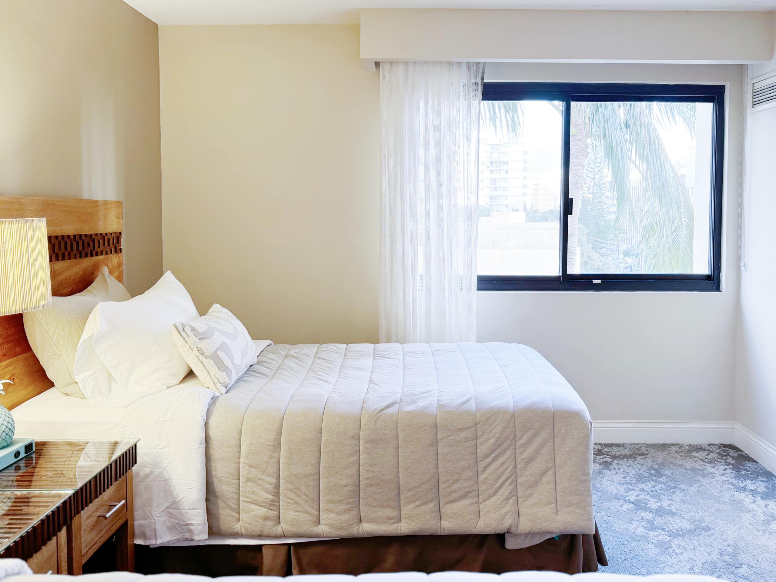 Luxury Oceanfront-Waikiki Beach- 2BR/2BTH/Parking - Image 43