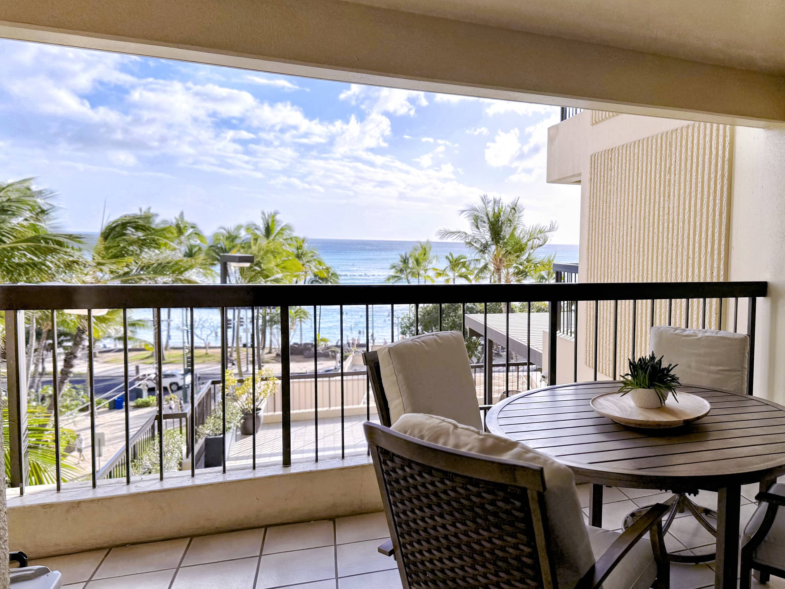 Luxury Oceanfront-Waikiki Beach- 2BR/2BTH/Parking - Image 6