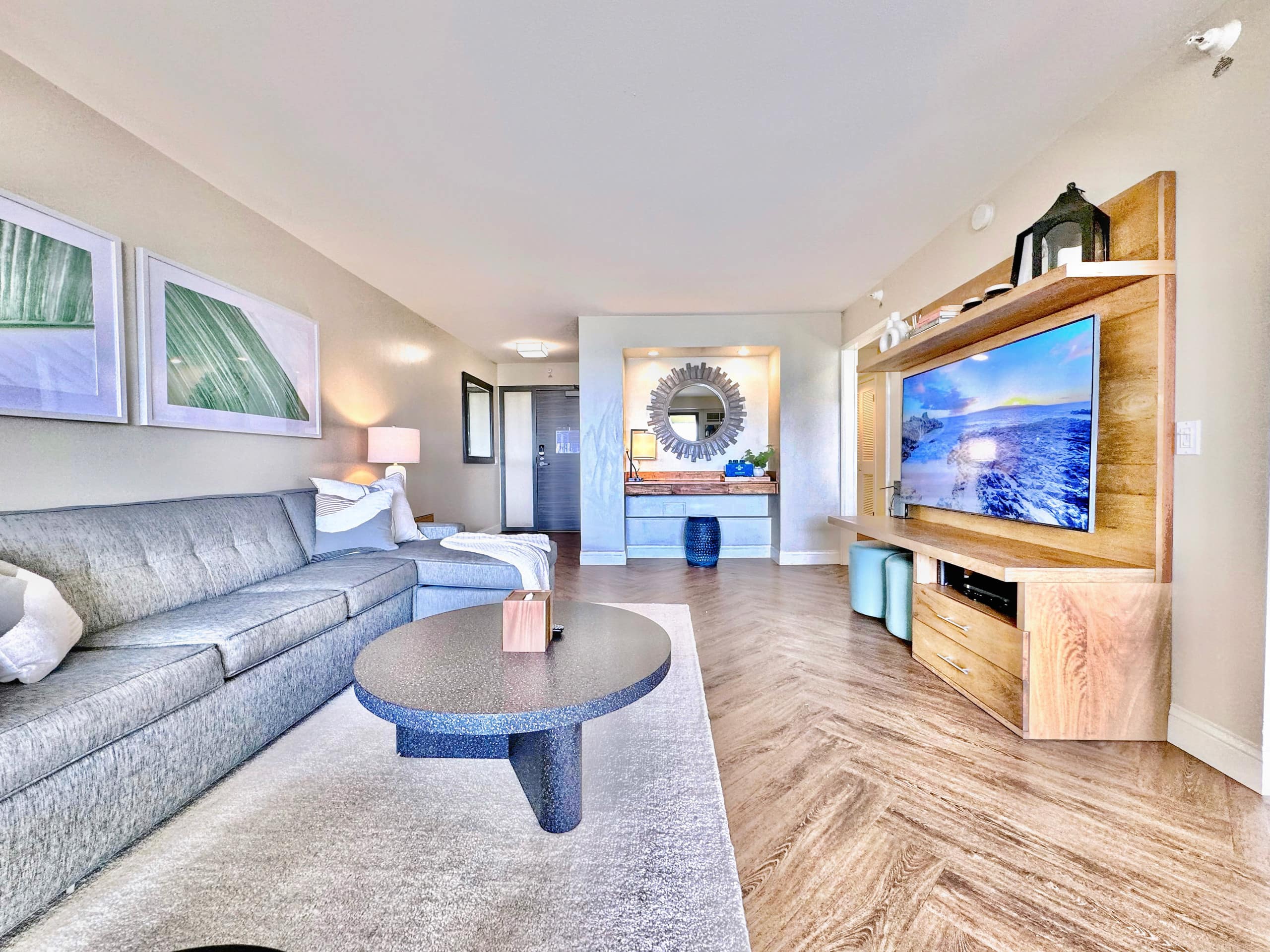 Luxury Oceanfront-Waikiki Beach- 2BR/2BTH/Parking - Image 12