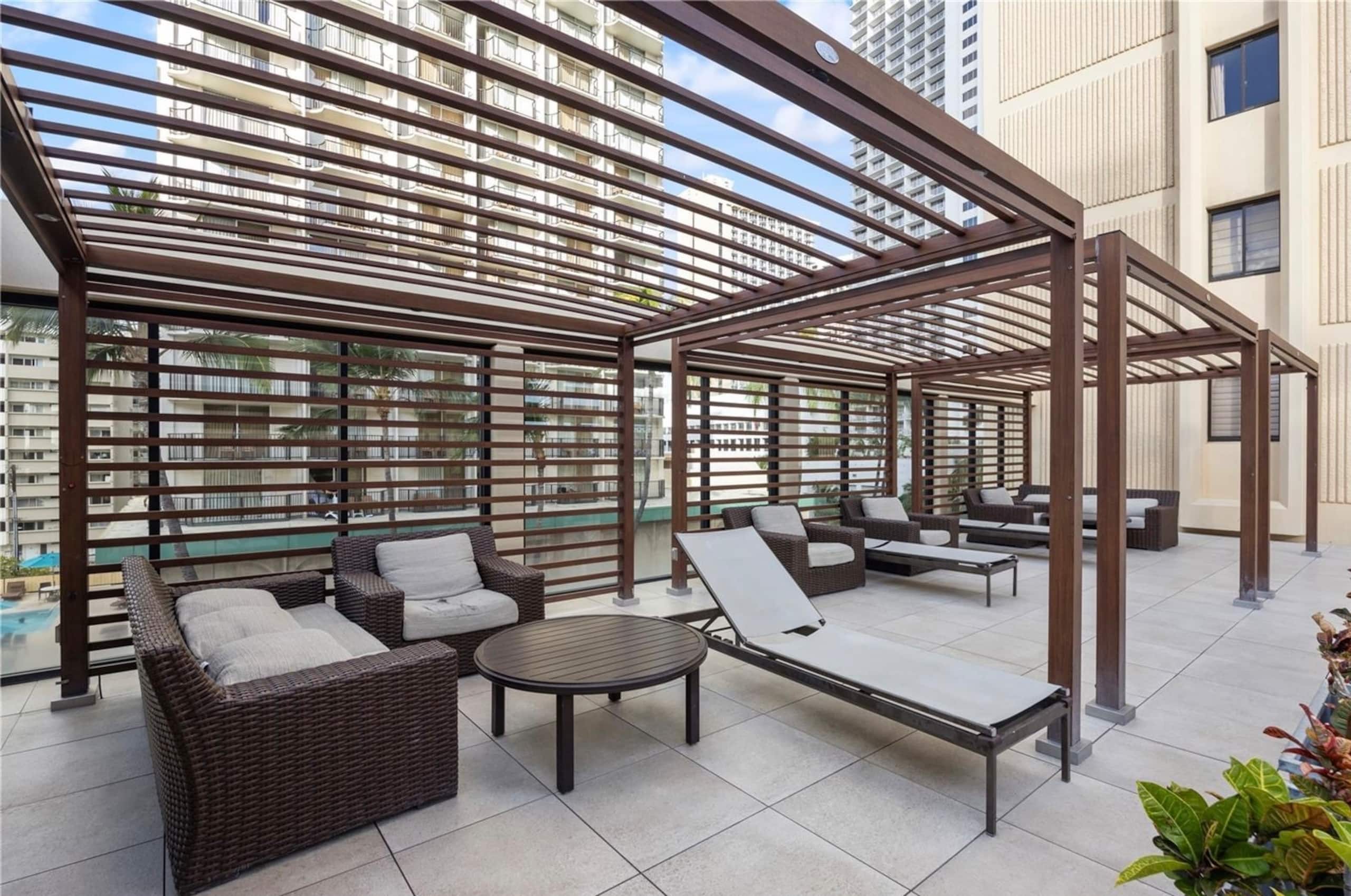 Luxury Oceanfront-Waikiki Beach- 2BR/2BTH/Parking - Image 87