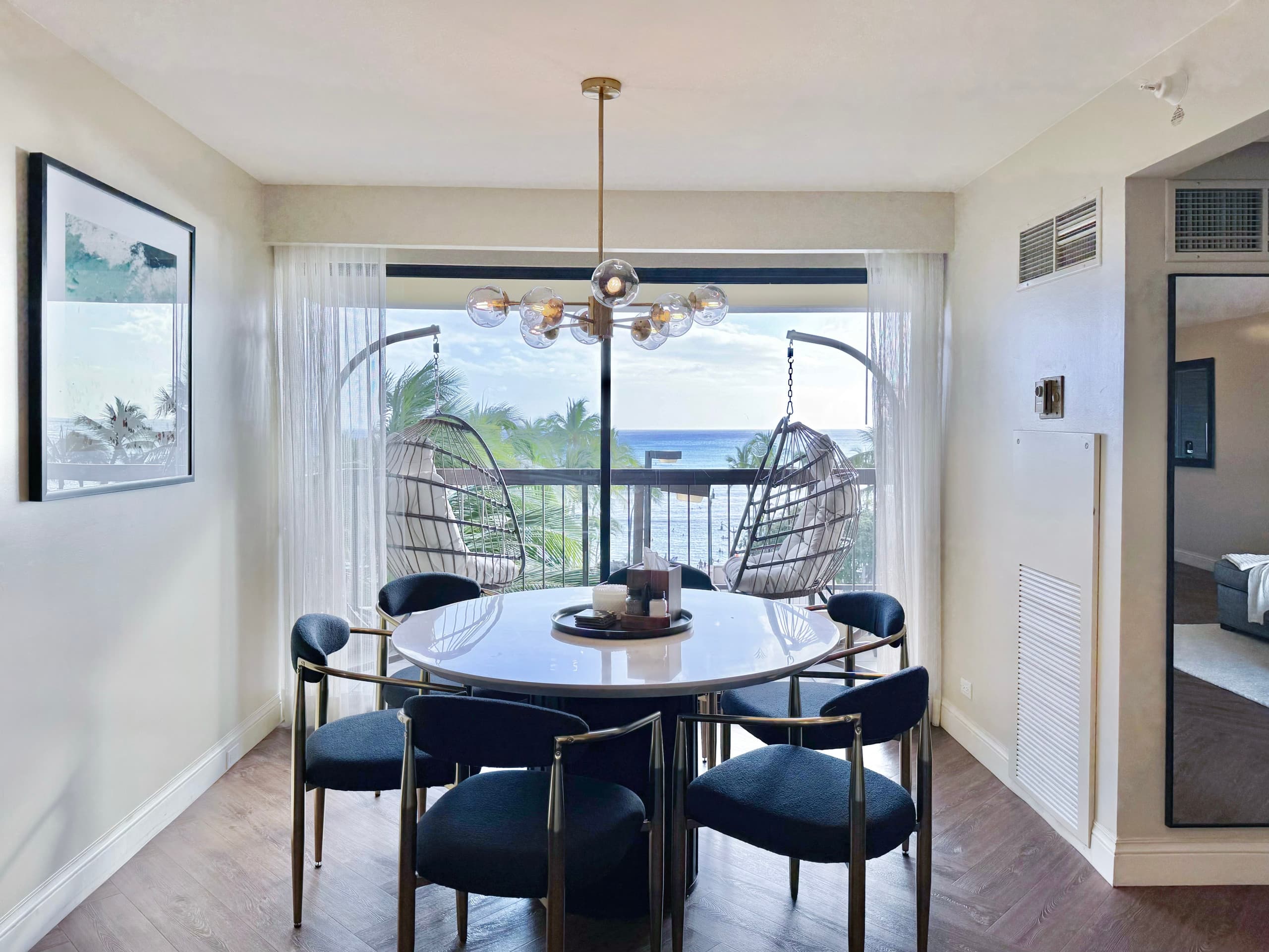Luxury Oceanfront-Waikiki Beach- 2BR/2BTH/Parking - Image 4