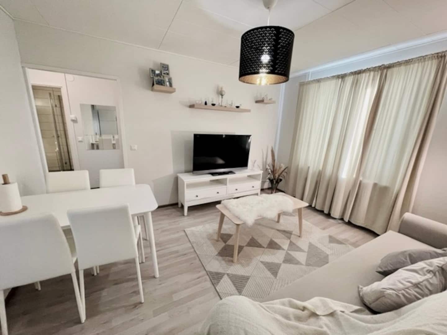 Ilona Apartments,
"The City Condo" 3