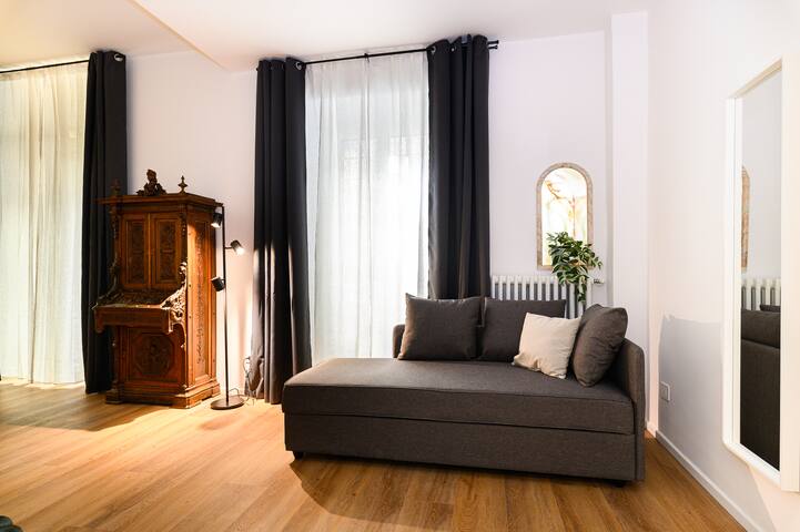 Central near Vatican by NDP rent gallery image 4