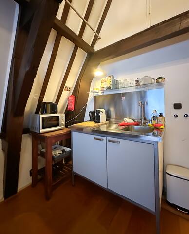 Two (2) independent studios @ Amsterdam Dam Square gallery image 5