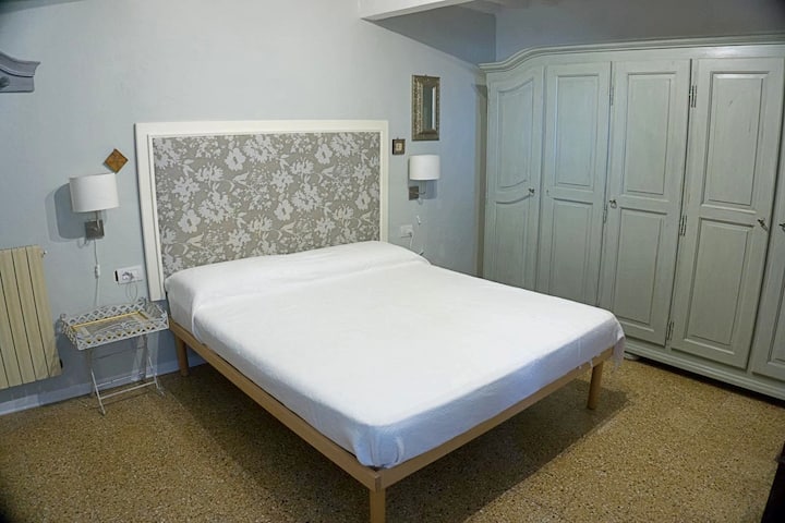 spálňa 1 s televízorom a 1 prístelkou