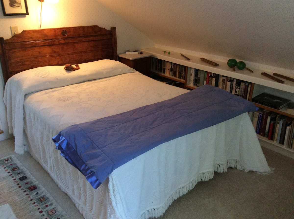 Bedroom 2 of 2 (full/double bed).