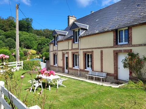 Popular Airbnb listing: La Maison d'à Côté, family home for 6 people in Fécamp