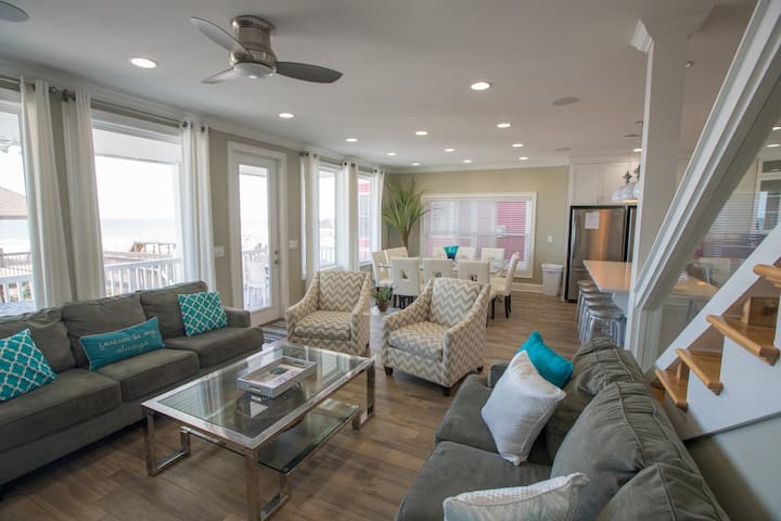 Amazing Location! Oceanfront 12bdrm Tiki Bar Pool - Ocean Isle Beach, NC