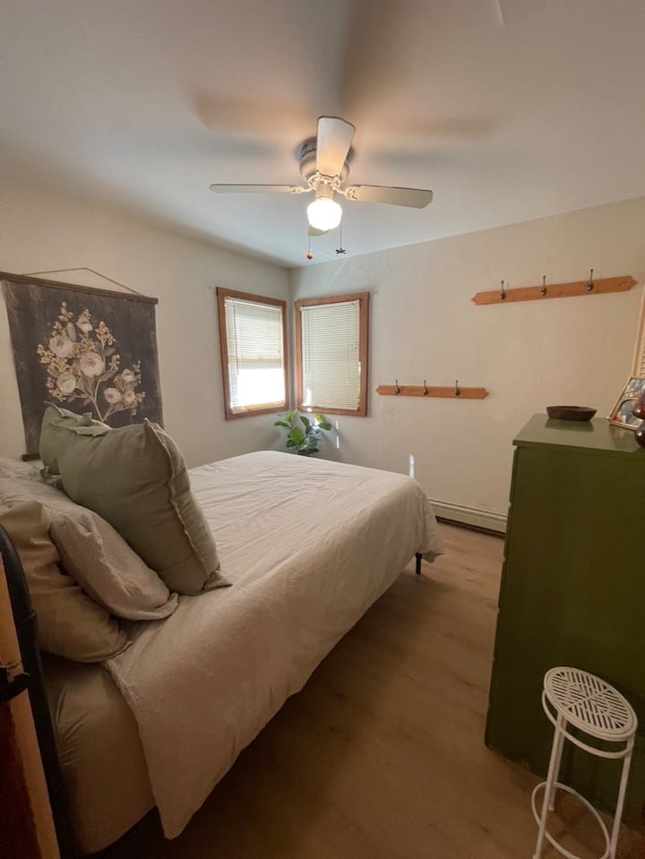 საძინებელი 1