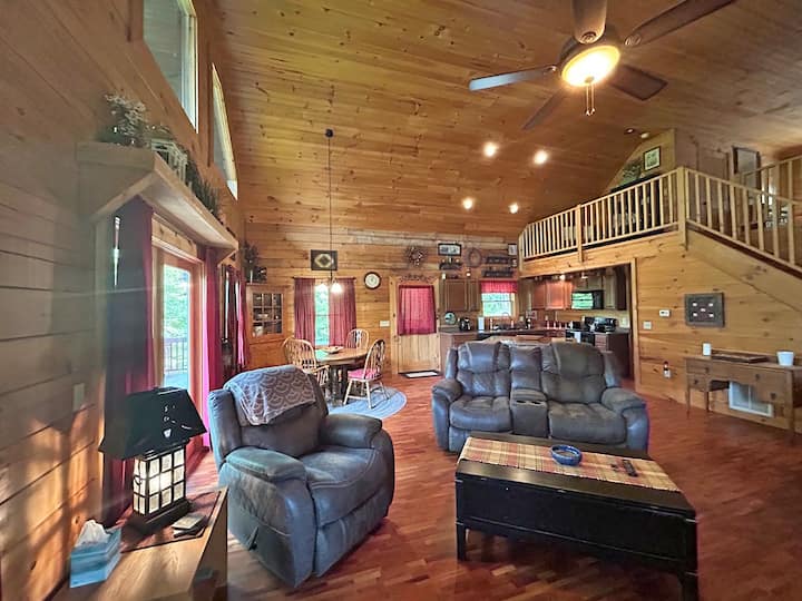 Almost Bear-a-dise - Bryson City, NC