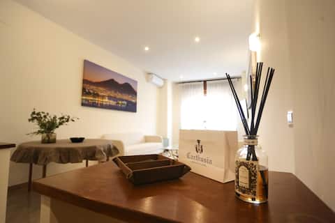 Top Airbnb: Casa Toledo - Piazza Municipio Luma Home in Naples