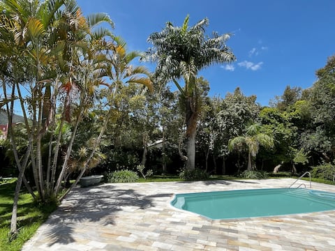 Casa de Madeira: cozy house with pool