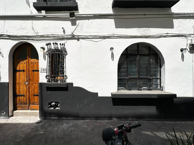 Vibrante Casa en Zona Rosa gallery image 5