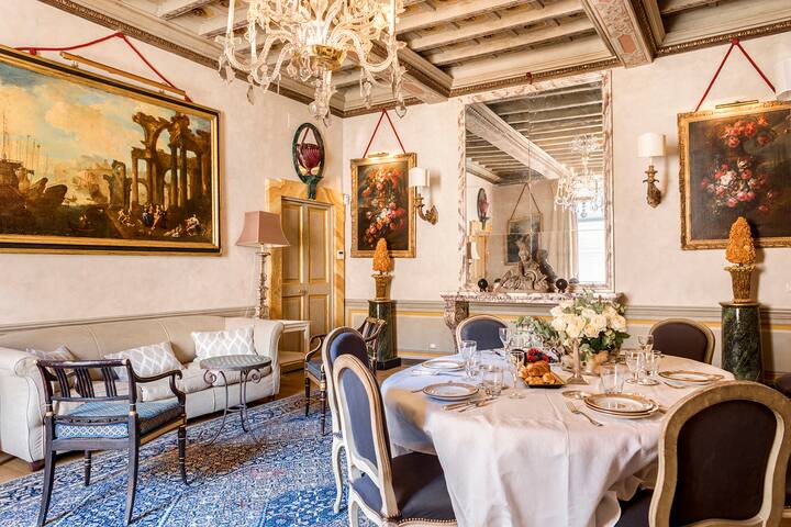 Piazza Navona historical palace gallery image 2