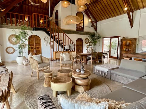 Seaside villa at Keramas beach -Casa Sal