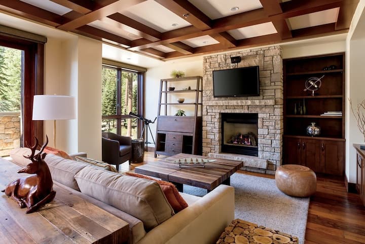 Luxe Retreat: 4br At Ritz-carlton Lake Tahoe - Incline Village, NV