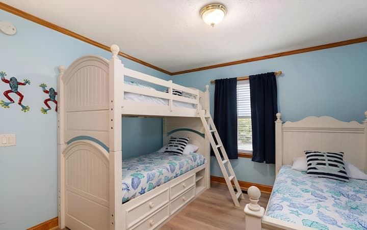 Détendez-vous dans cette chambre décorée avec goût