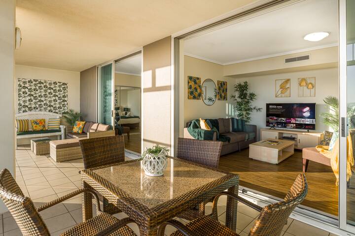 Oasis Retreat Level 27 in Casino Towers gallery image 5