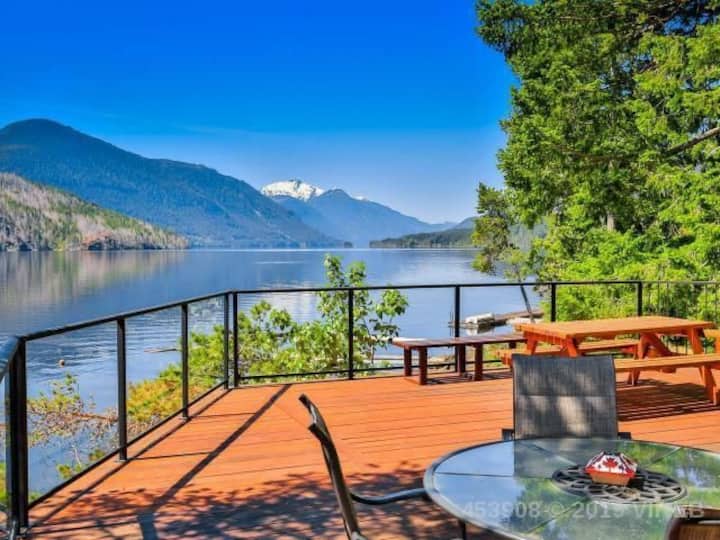 Prime Sproat Lake Waterfront