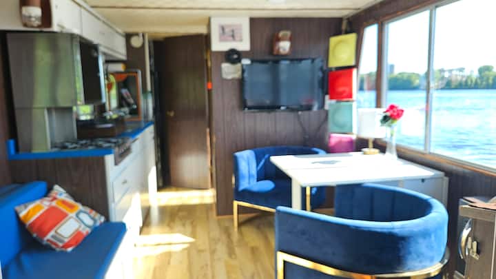 Houseboat On The Mississippi - Minneapolis, MN