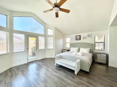 Pretty 4B2B Pleasanton House