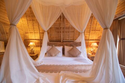 Group Relaxation! 3BR Deluxe Room in Mengwi