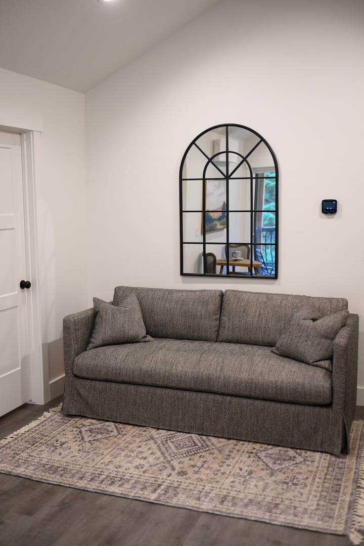 New: The Loft Apartment.  Access To Hot Tub & Pool - McCall, ID