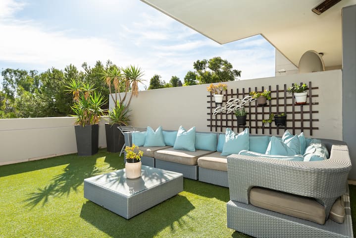 Central Green Point Apartment | Pool | Balcony gallery image 2