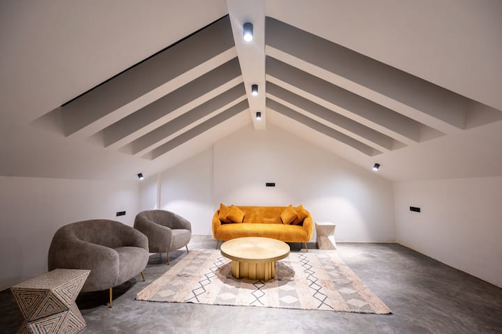 Living room image 6