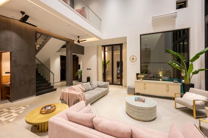 Living room image 8