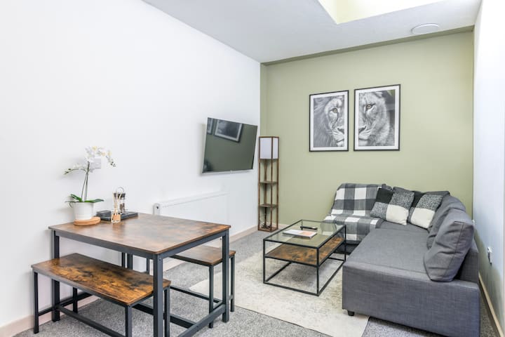Upnor House-Free Parking by Prescott Apartments gallery image 5