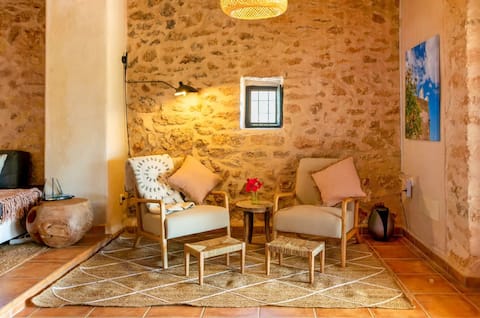 Airbnb con mejor rendimiento: Magic villa with views to Vedra en Sant Josep De Sa Talaia