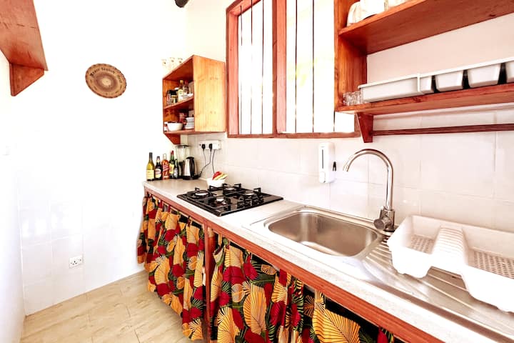 Near Beach Rooftop + Sunset Views - Cozy Bungalows - Tanzania