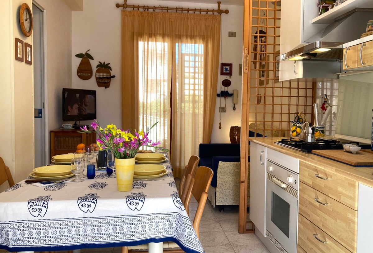Top Airbnb: (You) peek into the sea in Ragusa