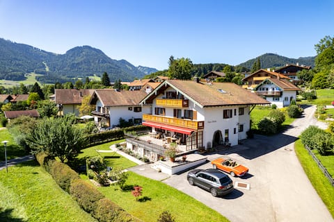 Ostara vacation home with mountain view in Ruhpolding