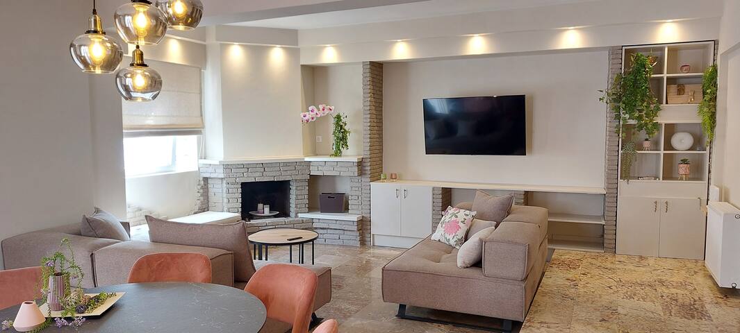 Athens Boutique Apartment-Walking to Acropolis!